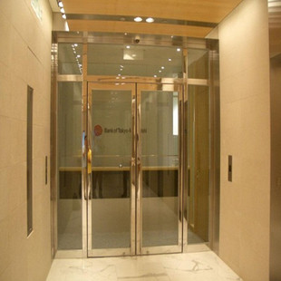 防火玻璃門解說(shuō)高樓發(fā)生火災(zāi)的注意事項(xiàng)